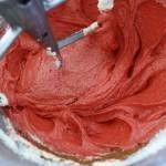 طريقة عمل كيكة الريد فيلفيت بالصور