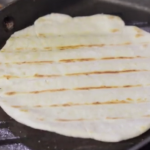 طريقة عمل الخبز السورى بالصور