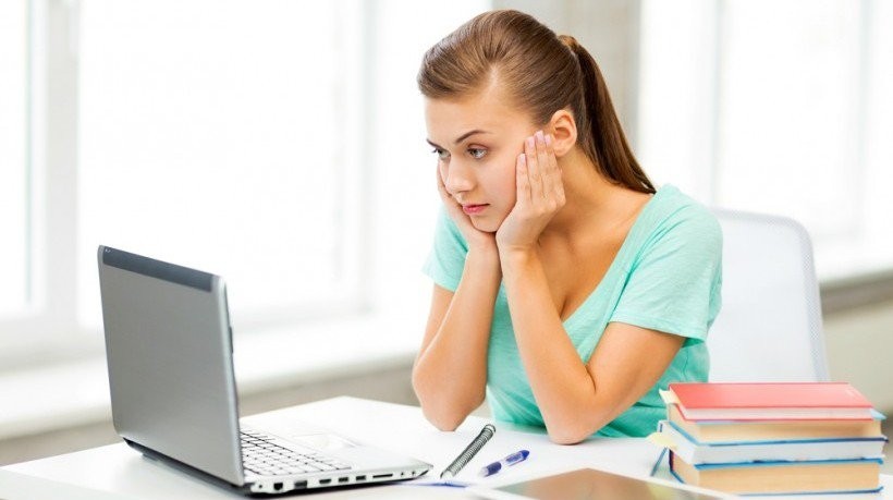 الدورات التعليمية على الانترنت “الـ MOOCs”… هل إيجابيتها أكثر من سلبياتها؟ الدورات التعليمية على الانترنت “الـ MOOCs”… هل إيجابيتها أكثر من سلبياتها؟