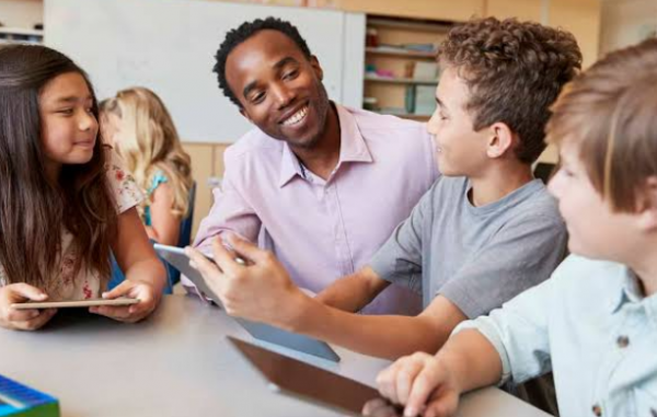 كيف يتعامل الأهل والمعلم مع صعوبات التعلم عند طلاب المرحلة الابتدائية؟ كيف يتعامل الأهل والمعلم مع صعوبات التعلم عند طلاب المرحلة الابتدائية؟