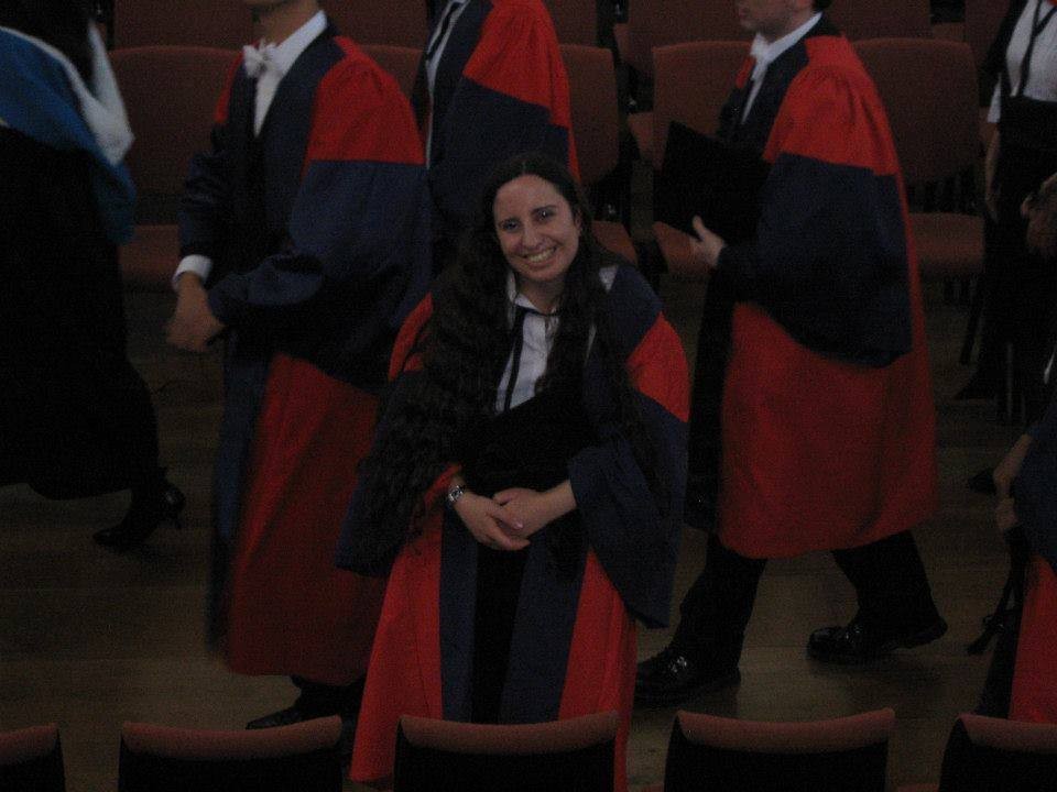 عيوش اللاذقاني أول سورية تصبح مُحاضرة بجامعة أكسفورد العريقة