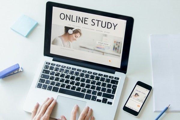 الحصول على شهادات علمية من الدراسة عبر الانترنت بين الزيف والمصداقية!