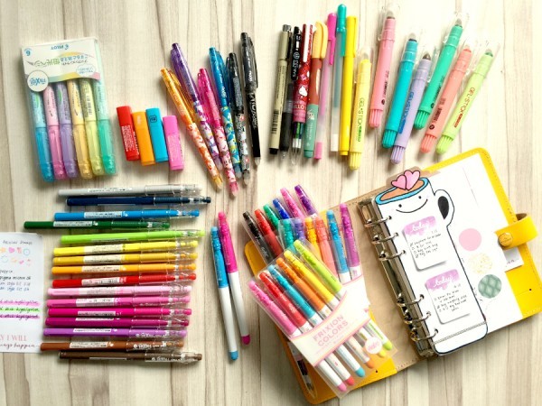 كيف تستخدم الألوان في المذاكرة وتنظيم الأفكار والدروس بشكل فعال؟