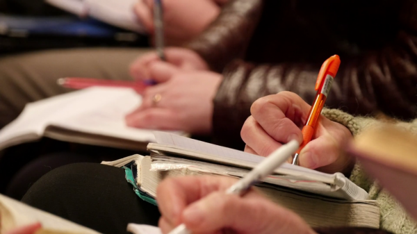 كيف تكتسب مهارة تدوين الملاحظات بسرعة وسهولة أثناء المحاضرات؟