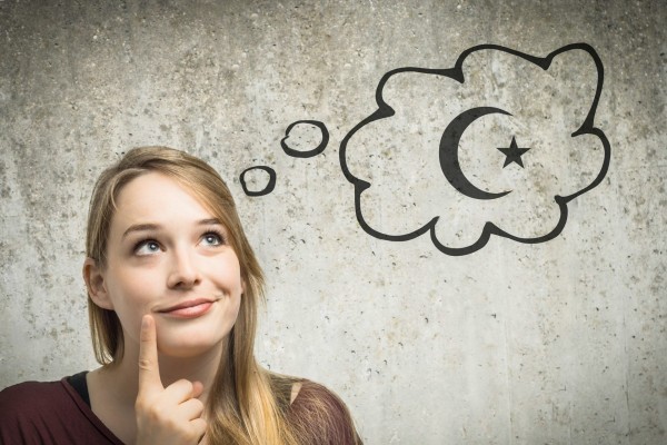 تعلم اللغة التركية مجانًا، واقترب خطوةً من تحقيق حلم السفر للدراسة في تركيا