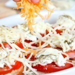 سناك خفيف توست محمص بالجبنة والثوم والطماطم