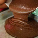 تحضير كيكة الشوكولاتة الإسفنجية بالصور