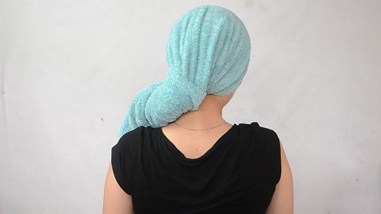 الطريقة الصحيحة لغسل الشعر الجاف