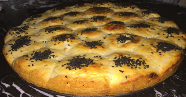 طريقة عمل خلية النحل بحشو الجبنة بالصور