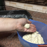 طريقة عمل خلية النحل بحشو الجبنة بالصور