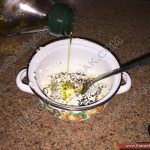 طريقة عمل خلية النحل بحشو الجبنة بالصور