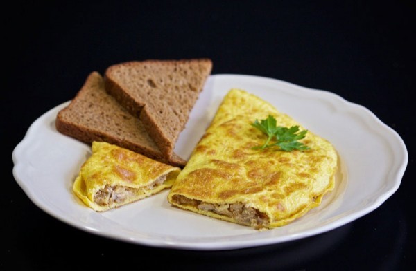 وصفة عمل الأومليت المحشو بالمشروم بالصور