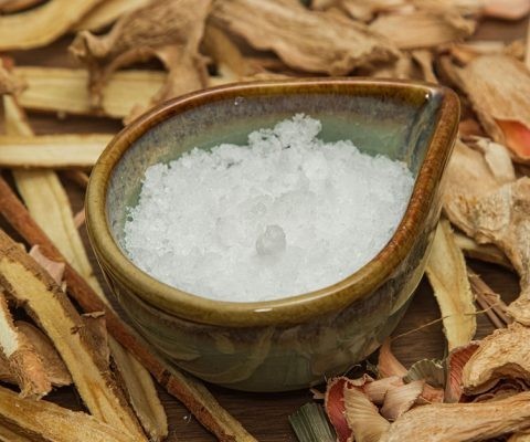 فوائد الكافور واستخدامه في العلاج