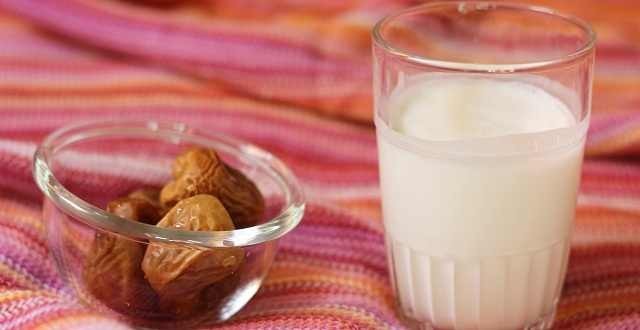 فوائد الحليب بالتمر علي السحور فوائد الحليب بالتمر علي السحور