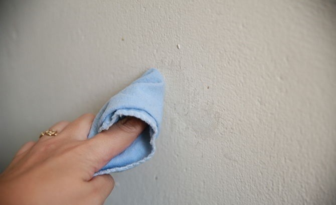 كيفية التنظيف بمنتجات طبيعية للحماية من أخطار المواد الكميائية في المنظفات