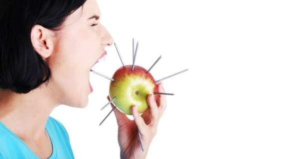 صعوبة البلع أسبابها و علاجها وكيف تقي نفسك منها نهائياً