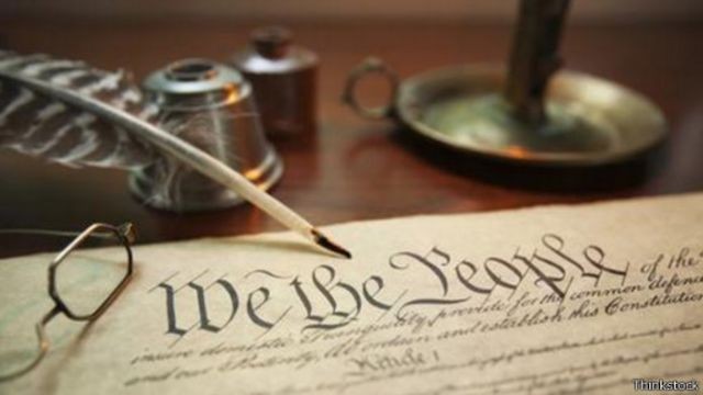 هل نضع دستورا جديدا ينظم الحياة على كوكب المريخ؟ - BBC News عربي