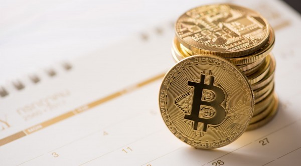 ما الفرق بين تداول العملات الرقمية وتداول الأسهم وأيهما أفضل؟ ما الفرق بين تداول العملات الرقمية وتداول الأسهم وأيهما أفضل؟