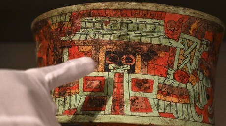 علماء أمريكيون يكتشفون المزيج الذي كان يدخنه أبناء حضارة المايا