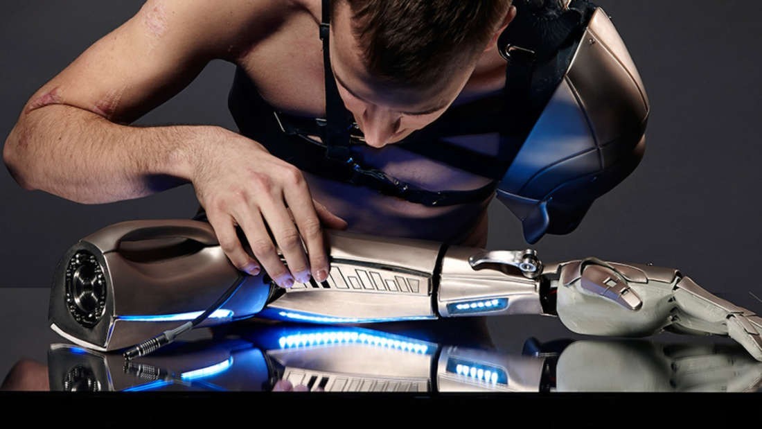 لمحات من تاريخ الأذرع الصناعية منذ القدم وحتى يومنا هذا .. تقرير كامل