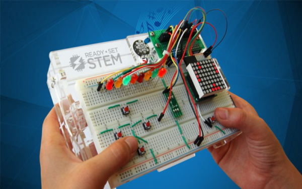 مقدمة في صناعة الدوائر الالكترونية وتطبيقات عملية لها.. الجزء الأول