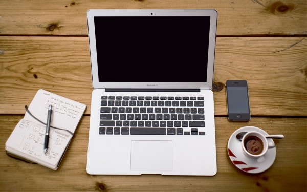 خطوات بسيطة للعناية بحاسوبك أو هاتفك وتجنب المشاكل المزعجة