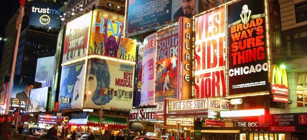 كان هدفها جذب انتباه المستخدمين بطريقة جميلة وإبداعية.. إليكم أشهر الحملات الإعلانية وأكثرها تميّزًا!