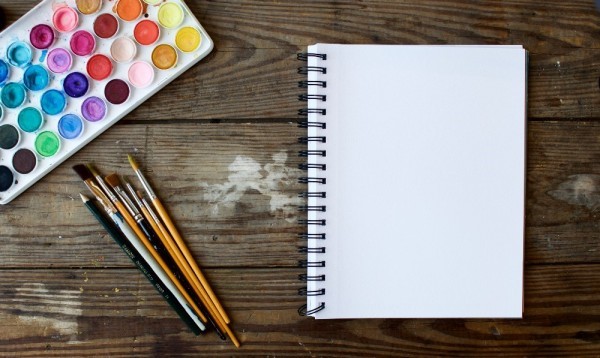 كيف يمكن للفنون البصرية أن تساعد على تحسين أسلوبك في الكتابة؟