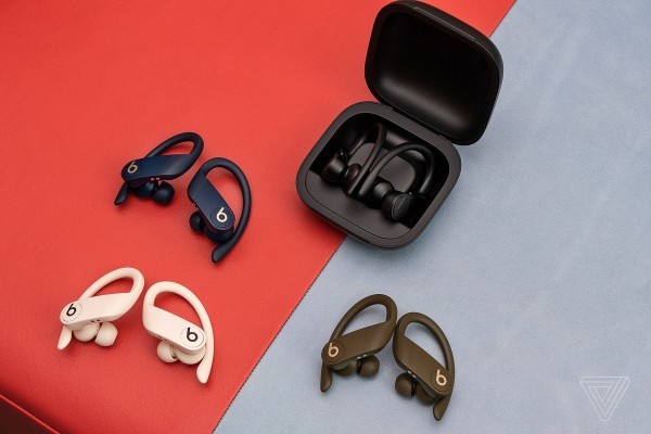 مواصفات سماعة Powerbeats Pro الجديدة كليًا من Beats، هل تتفوق على سماعات AirPods الجديدة؟ مواصفات سماعة Powerbeats Pro الجديدة كليًا من Beats، هل تتفوق على سماعات AirPods الجديدة؟