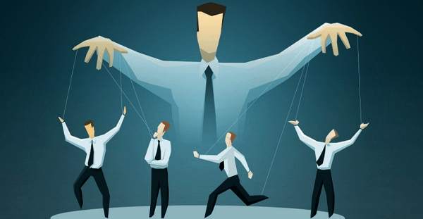 8 علامات تثبت أنَّ من أمامك يمارس فن التلاعب النفسي عليك | فانتبه!