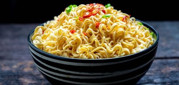 كيف يصنع النودلز