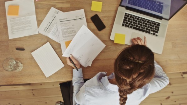 العمل لثماني ساعات يومياً يضعف إنتاجيتك!