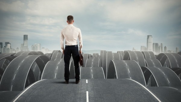 خطوات ستجعلك تتقدم وظيفيًا بسرعة لتحقيق أعلى المناصب في العمل