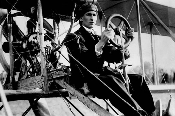 علماء تحدّوا المستحيل وأبدعوا في مجالات أخرى غير مجالاتهم !