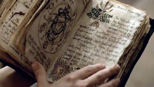 أشهر عشر لعنات في التاريخ