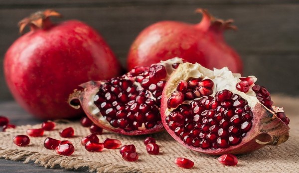 فوائد الرمان لتكيس المبايض فوائد الرمان لتكيس المبايض