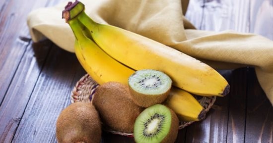 ماسك الكيوي والموز للشعر