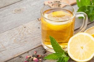 فوائد الليمون الساخن للإنفلونزا فوائد الليمون الساخن للإنفلونزا