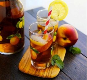 شاي الورد والخوخ