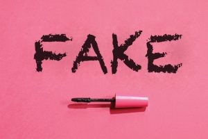 اضرار المكياج التقليد اضرار المكياج التقليد