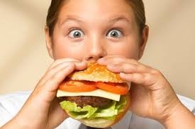 أضرار الأكل بسرعة