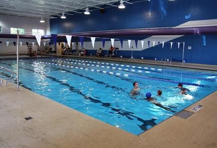 قوانين السباحة