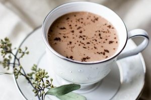 طريقة عمل الشوكولاتة الساخنة طريقة عمل الشوكولاتة الساخنة