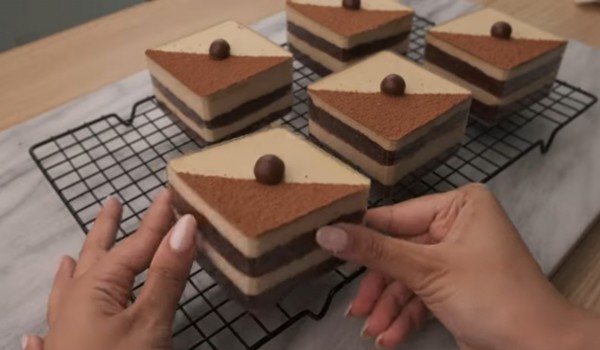 طريقة عمل أكواب كيكة الموكا