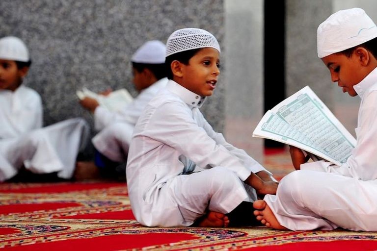 ما هو السن المناسب لـ ” تحفيظ الطفل القرآن ؟ “