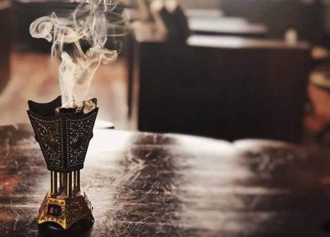 كيف أثبت رائحة البخور بالبيت