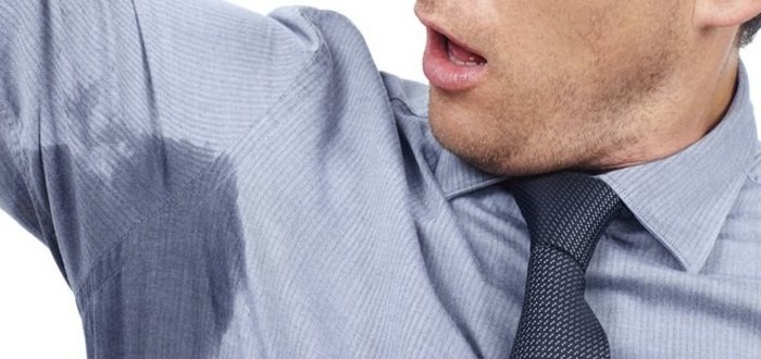 ما سبب رائحة العرق مثل البصل