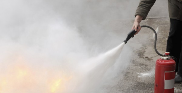 أضرار بودرة طفاية الحريق على الإنسان