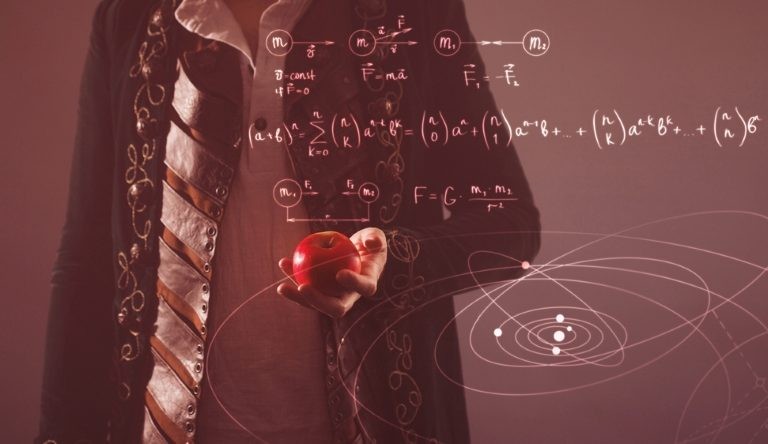 التفاحة الذهبية ” تفاحة نيوتن “