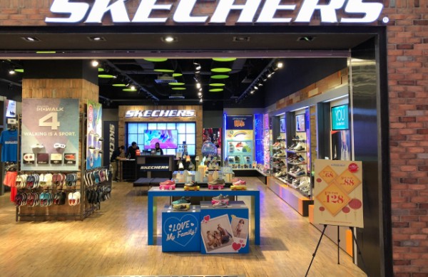 اسماء محلات اجنبية